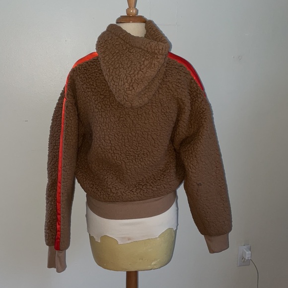 Express Woven Sherpa pull over - Picture 3 of 7